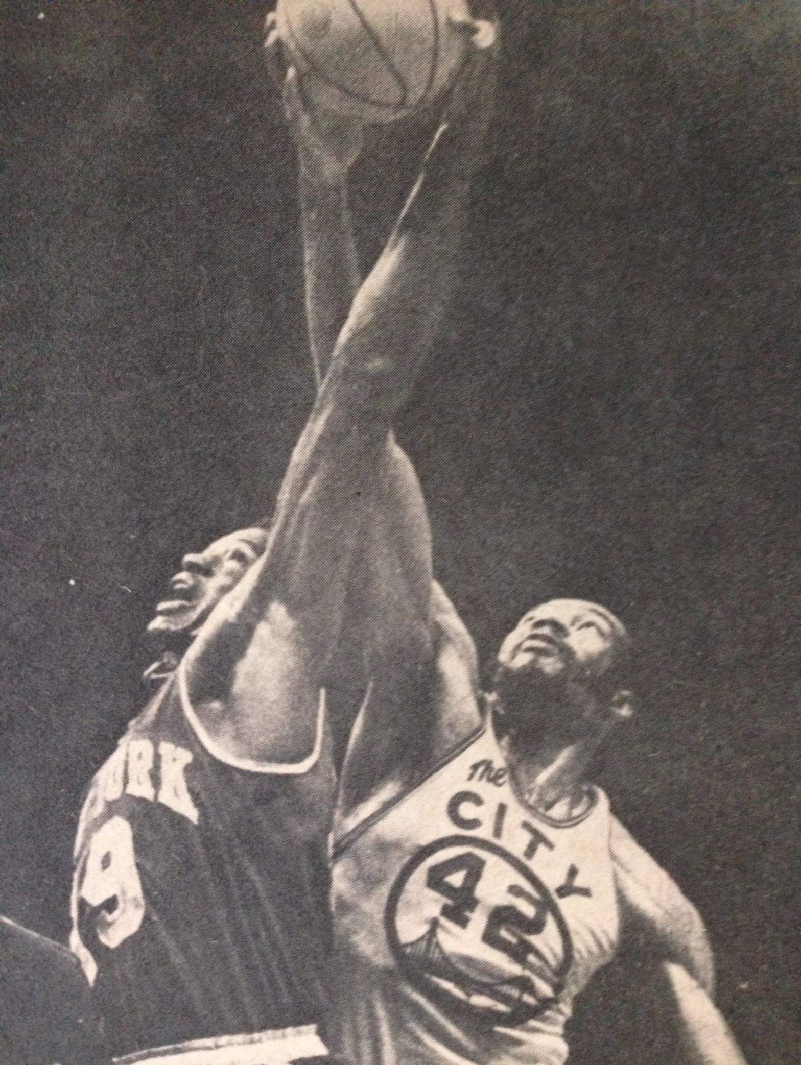 Big Nate Thurmond a center of attention