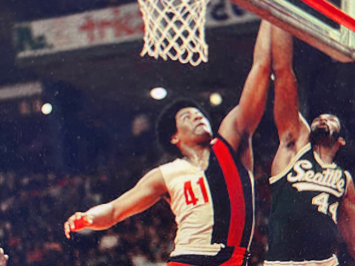 Wes Unseld: Oh, That Knee, 1974